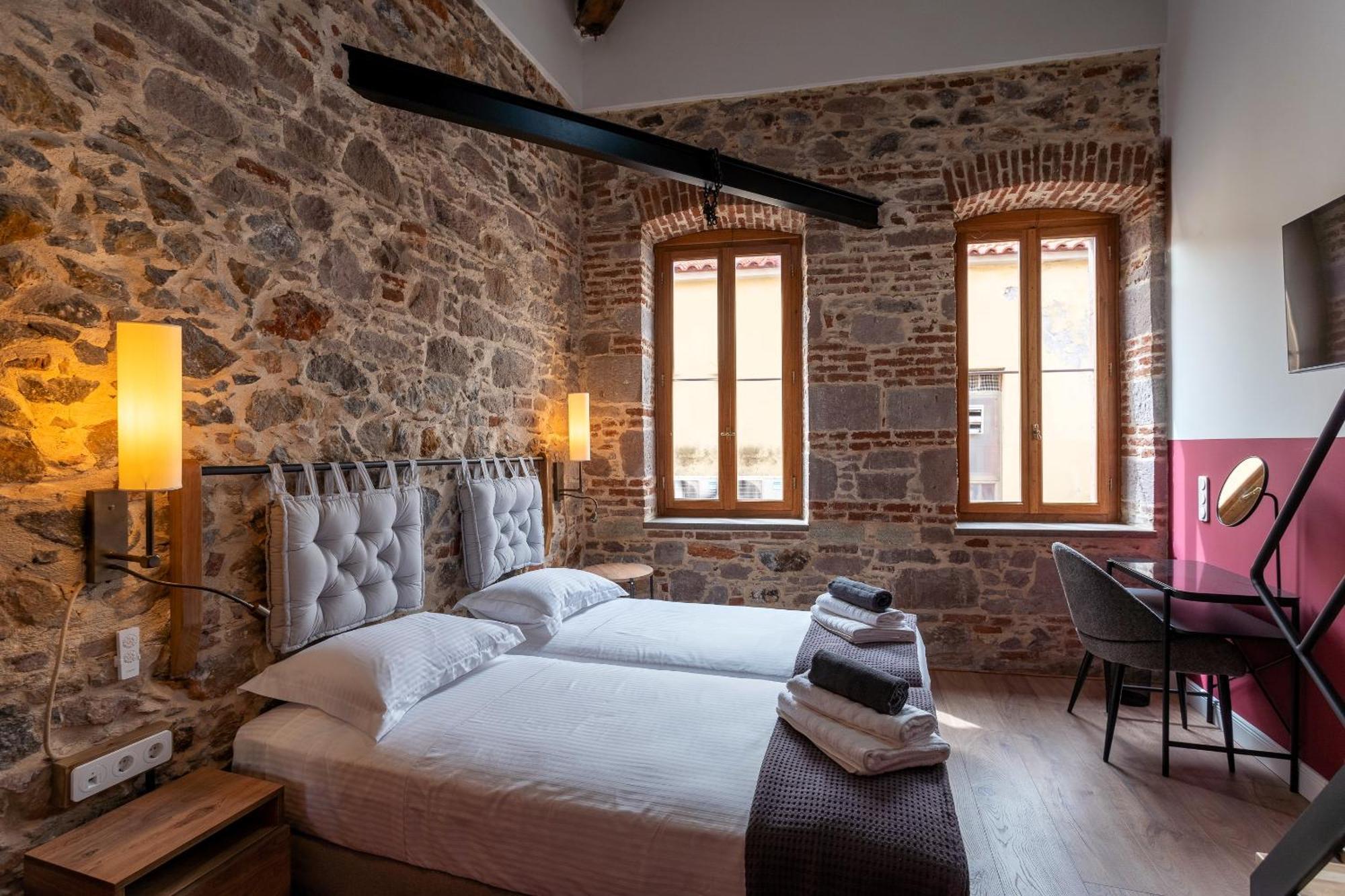 Hostel Issa Lesvos Mytilíni Exterior foto