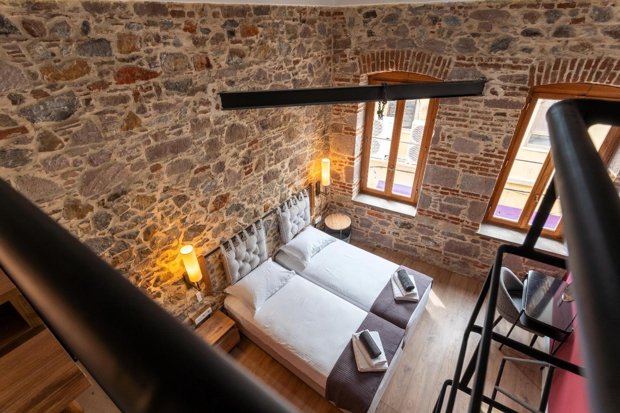 Hostel Issa Lesvos Mytilíni Exterior foto