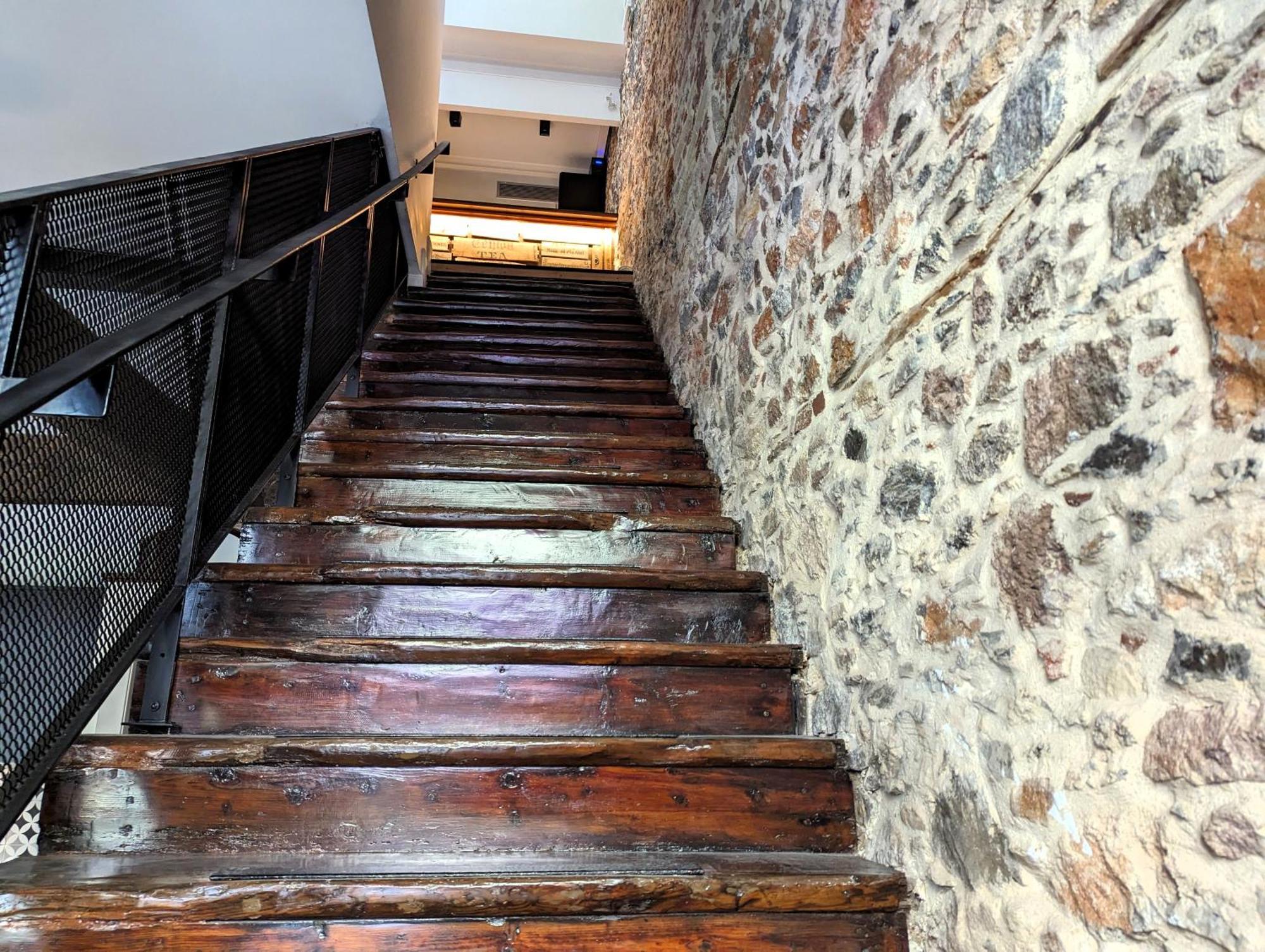 Hostel Issa Lesvos Mytilíni Exterior foto